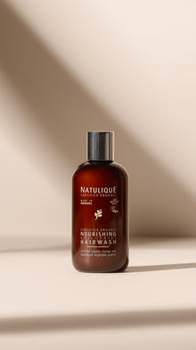 NATULIQUE Nourishing Anti-Frizz Hairwash