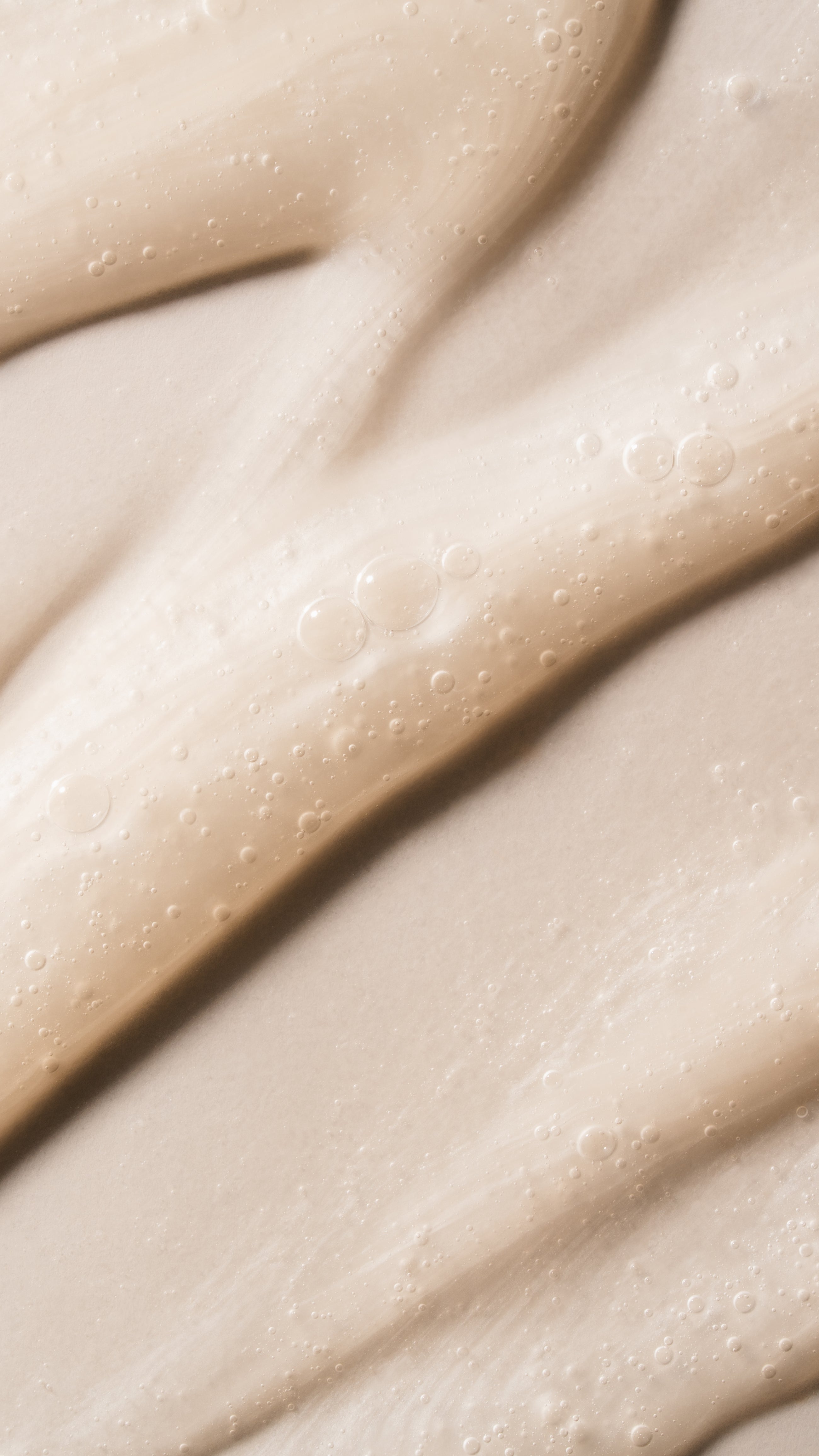 NATULIQUE Nourishing Anti-Frizz Hairwash